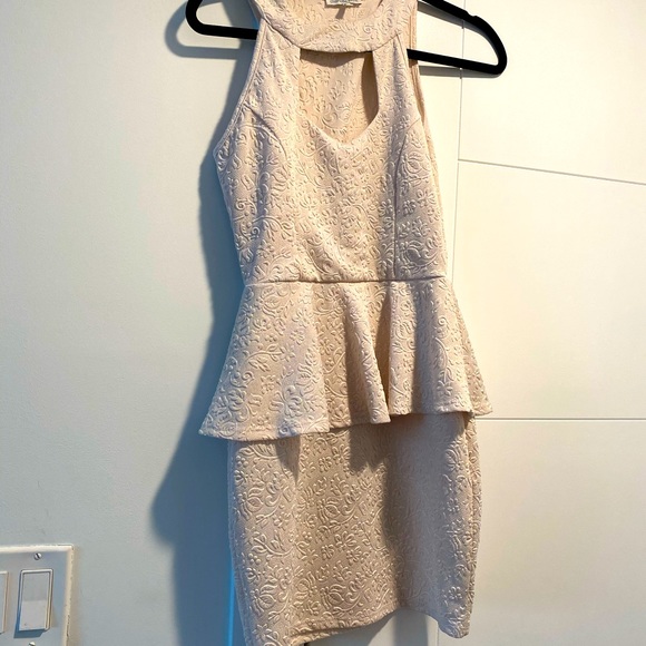 Charlotte Russe Beige Party Dress size 2 - Picture 4 of 9